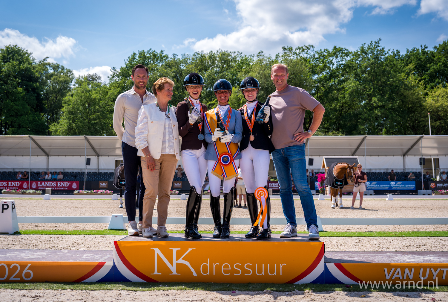 Adelinde Cornelissen wint het KNHS Kampioenschap ZZ-Zwaar met de gekeurde hengst New Dreams