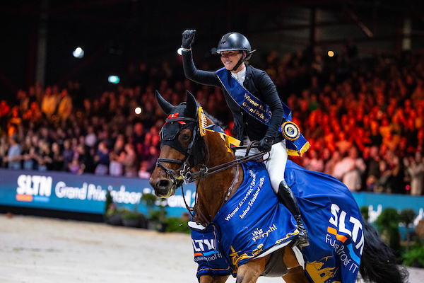 Jody van Gerwen verrassende winnares Grote Prijs Indoor Friesland