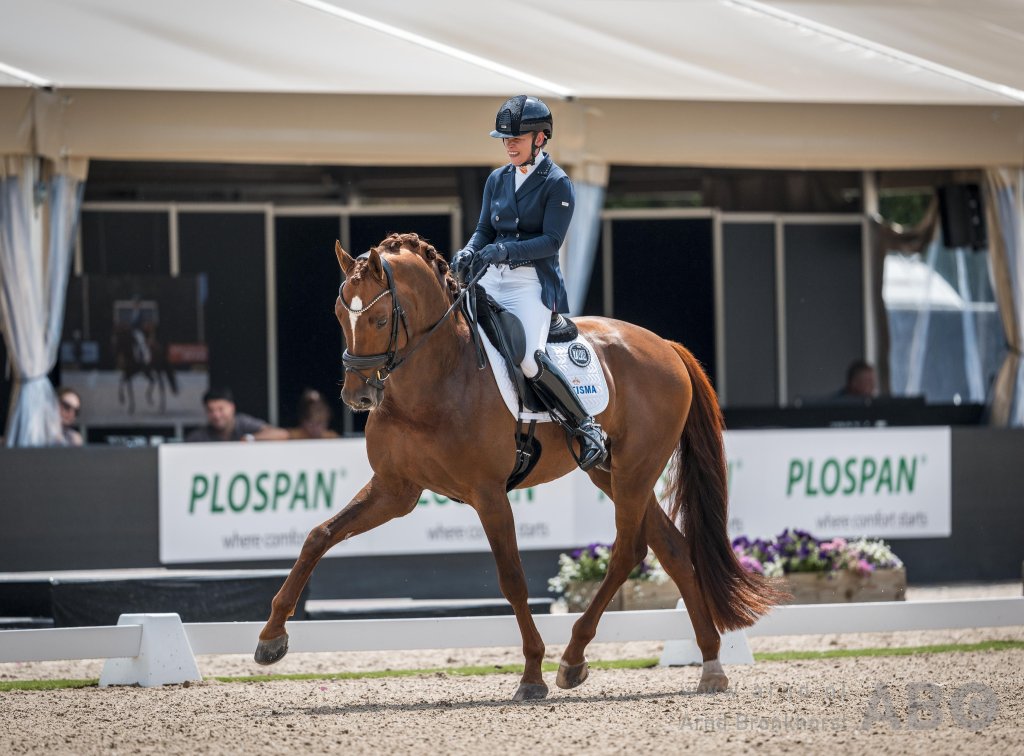 Rixt van der Horst prolongeert Para-dressuurtitel