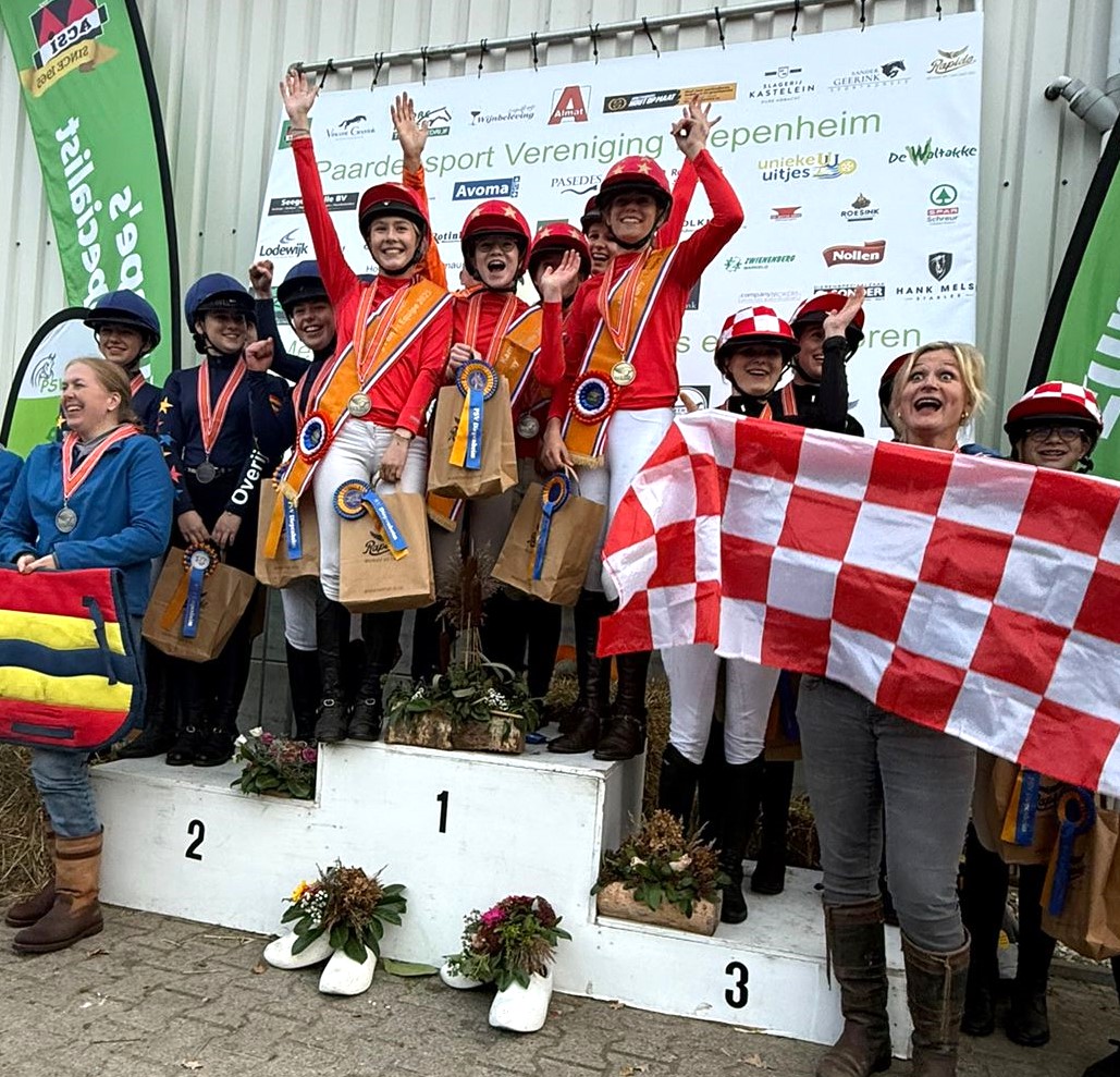 Stralende kampioenen op KNHS Kampioenschap Eventing Pony’s